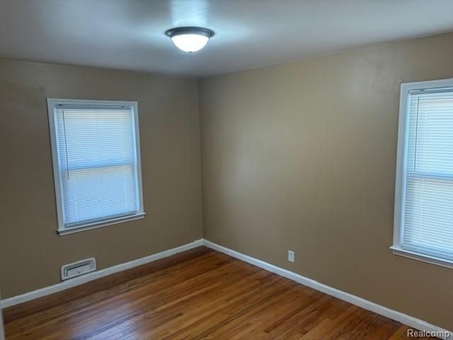 23040 Church Street, Oak Park, MI 48237