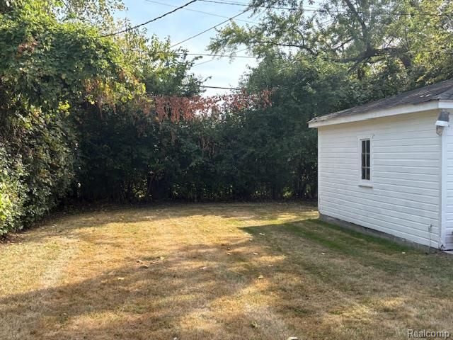 23040 Church Street, Oak Park, MI 48237