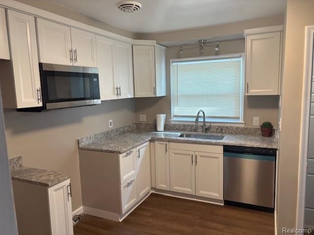 23040 Church Street, Oak Park, MI 48237