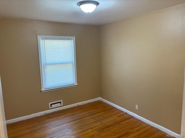 23040 Church Street, Oak Park, MI 48237