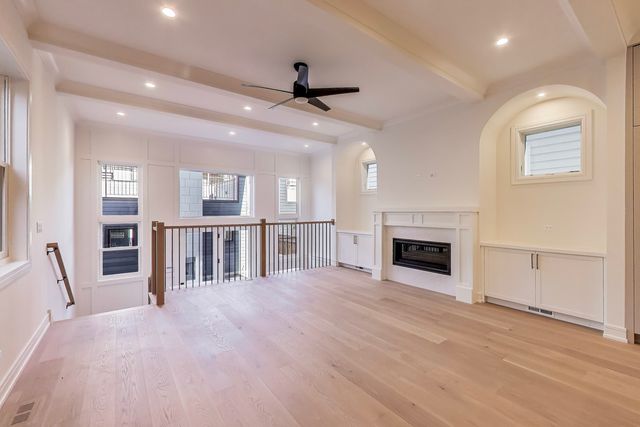 2036 W ERIE Street, Chicago, IL 60612