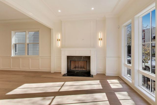 2036 W ERIE Street, Chicago, IL 60612