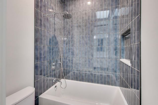 2036 W ERIE Street, Chicago, IL 60612