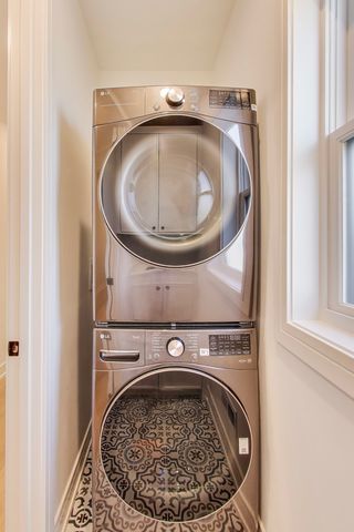 2036 W ERIE Street, Chicago, IL 60612