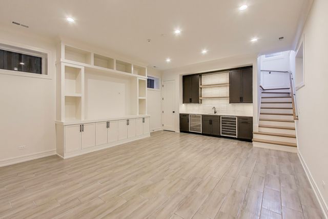 2036 W ERIE Street, Chicago, IL 60612