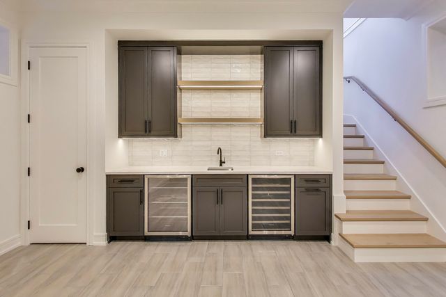 2036 W ERIE Street, Chicago, IL 60612