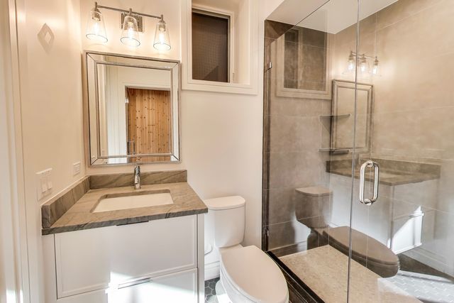 2036 W ERIE Street, Chicago, IL 60612