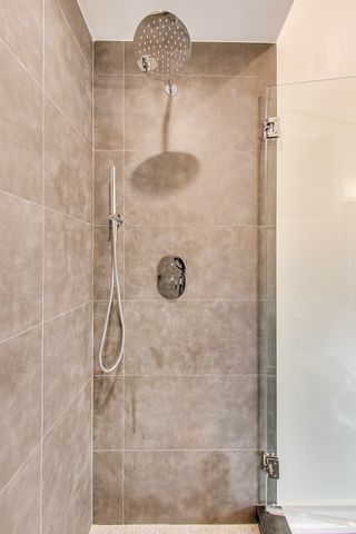 2036 W ERIE Street, Chicago, IL 60612