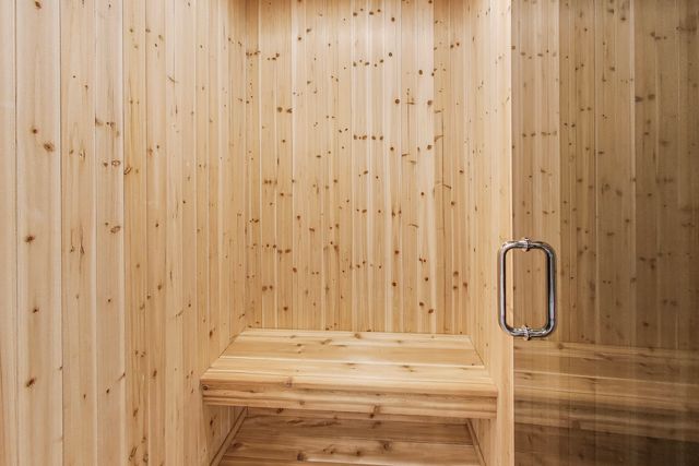 2036 W ERIE Street, Chicago, IL 60612