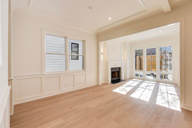 2036 W ERIE Street, Chicago, IL 60612