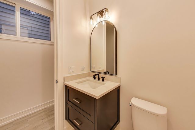 2036 W ERIE Street, Chicago, IL 60612