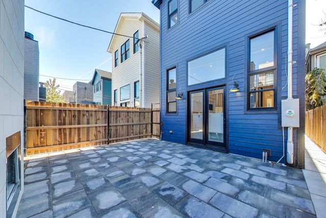 2036 W ERIE Street, Chicago, IL 60612