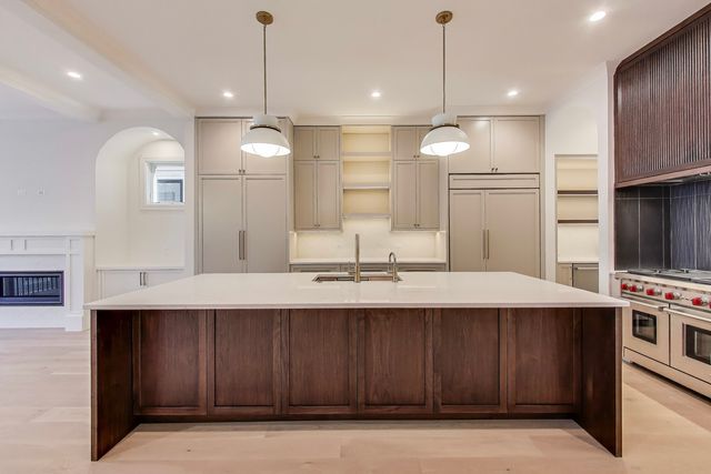 2036 W ERIE Street, Chicago, IL 60612