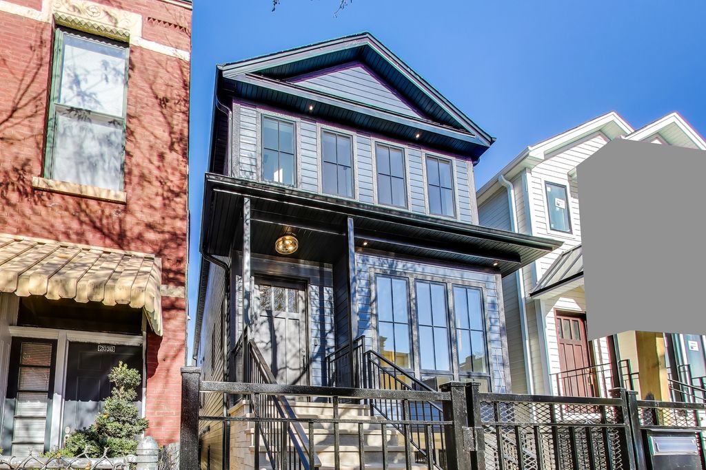 2036 W ERIE Street, Chicago, IL 60612