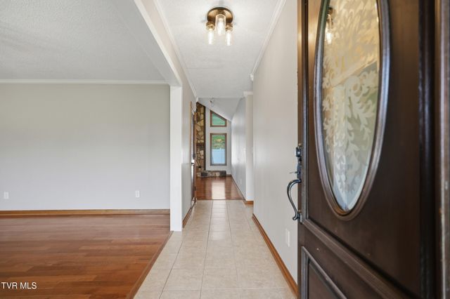 790 Fall Creek Road, Blountville, TN 37617