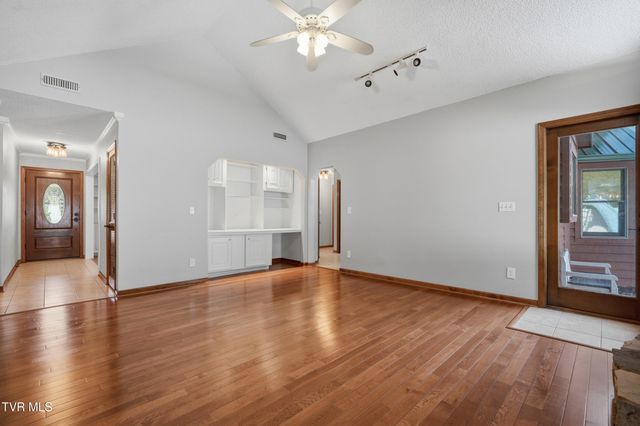 790 Fall Creek Road, Blountville, TN 37617