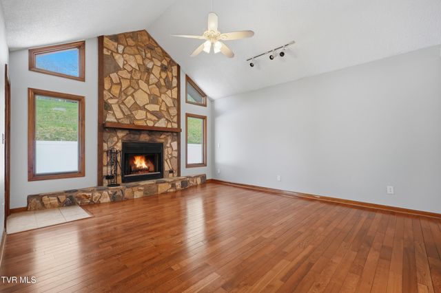 790 Fall Creek Road, Blountville, TN 37617