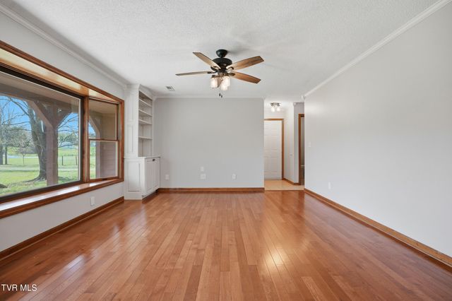 790 Fall Creek Road, Blountville, TN 37617