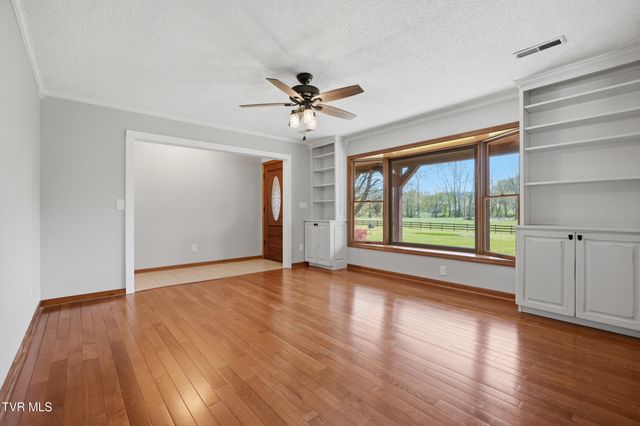 790 Fall Creek Road, Blountville, TN 37617