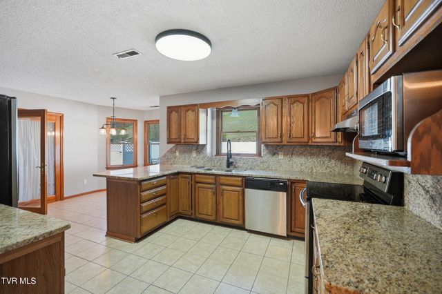 790 Fall Creek Road, Blountville, TN 37617