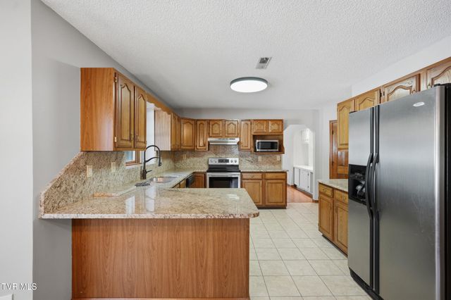 790 Fall Creek Road, Blountville, TN 37617