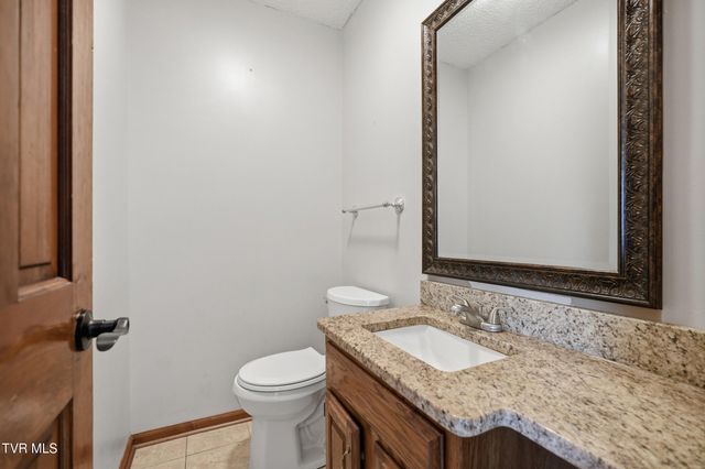 790 Fall Creek Road, Blountville, TN 37617