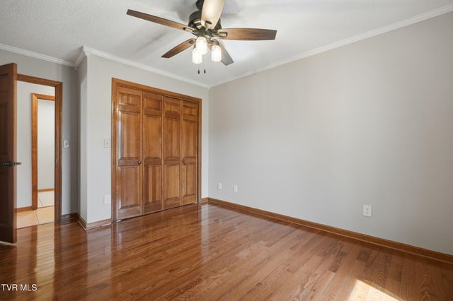 790 Fall Creek Road, Blountville, TN 37617