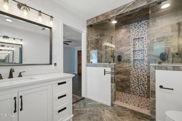 790 Fall Creek Road, Blountville, TN 37617