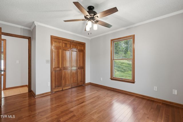 790 Fall Creek Road, Blountville, TN 37617