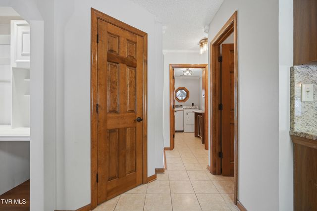 790 Fall Creek Road, Blountville, TN 37617