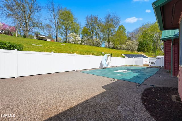 790 Fall Creek Road, Blountville, TN 37617