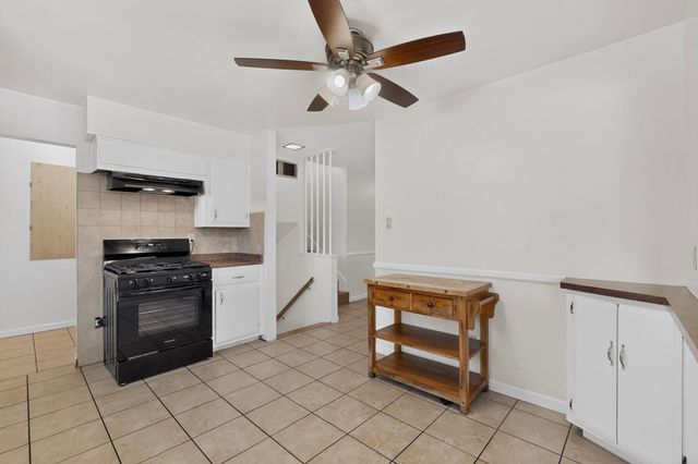 9308 Las Calabazillas Road NE, Albuquerque, NM 87111