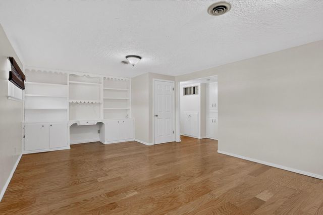 9308 Las Calabazillas Road NE, Albuquerque, NM 87111