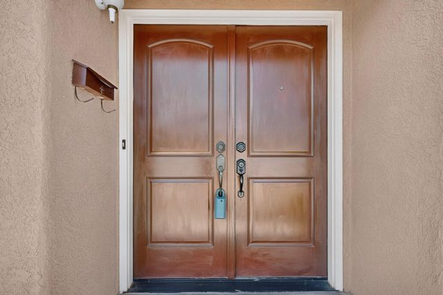 9308 Las Calabazillas Road NE, Albuquerque, NM 87111