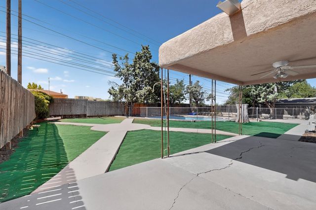 9308 Las Calabazillas Road NE, Albuquerque, NM 87111