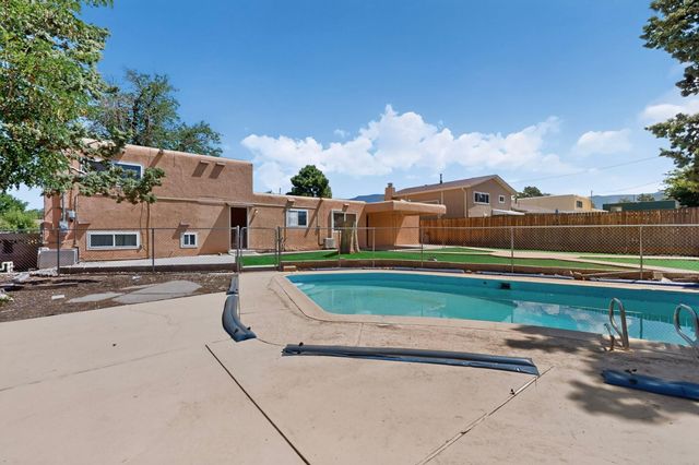 9308 Las Calabazillas Road NE, Albuquerque, NM 87111