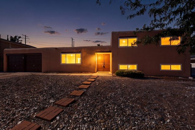 9308 Las Calabazillas Road NE, Albuquerque, NM 87111