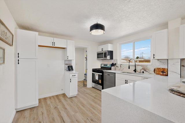 5707 Aztec Road NE, Albuquerque, NM 87110