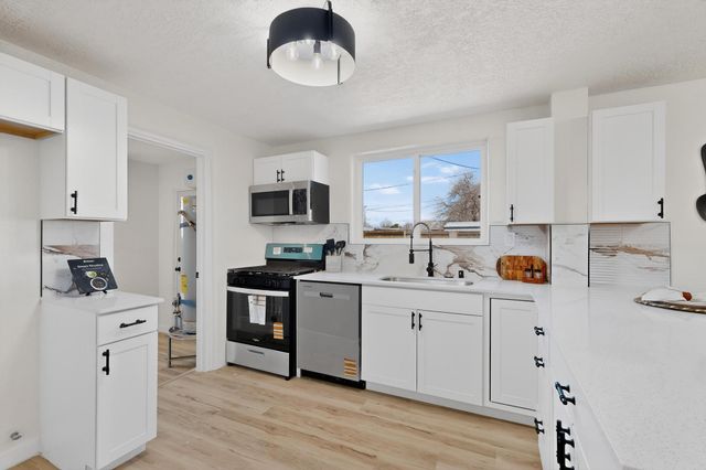 5707 Aztec Road NE, Albuquerque, NM 87110