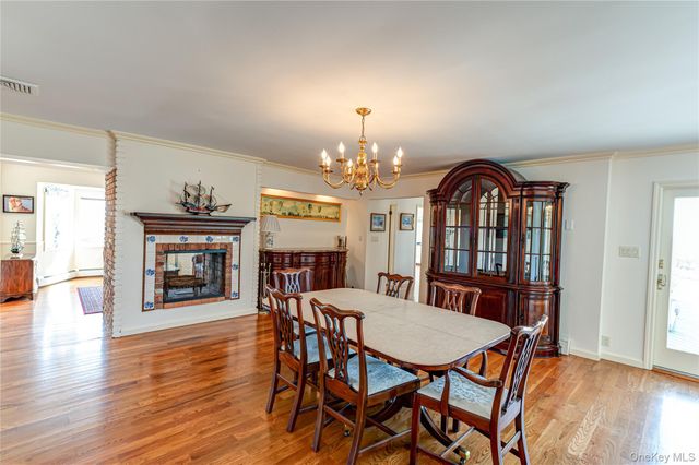 282 Belvedere Drive, Oakdale, NY 11769