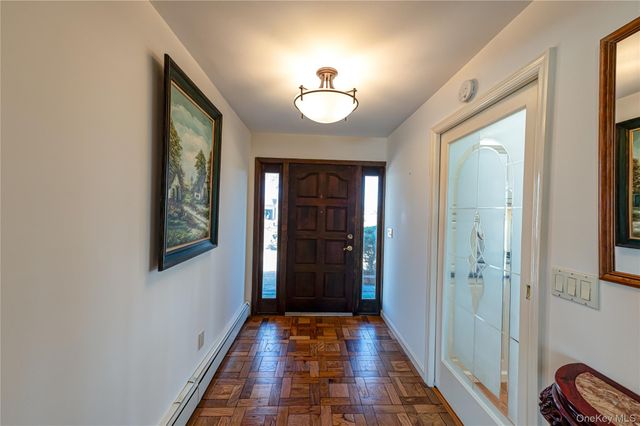 282 Belvedere Drive, Oakdale, NY 11769