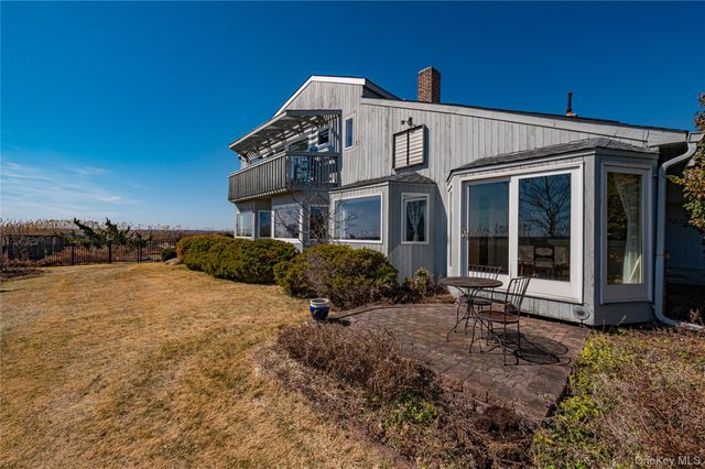 282 Belvedere Drive, Oakdale, NY 11769