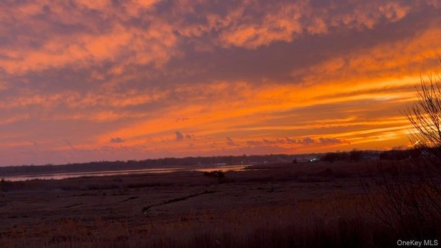 282 Belvedere Drive, Oakdale, NY 11769