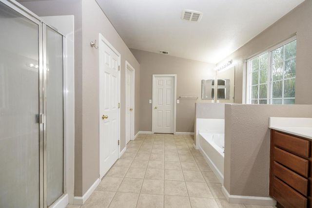 13716 Channel Ln, Waterford, CA 95386