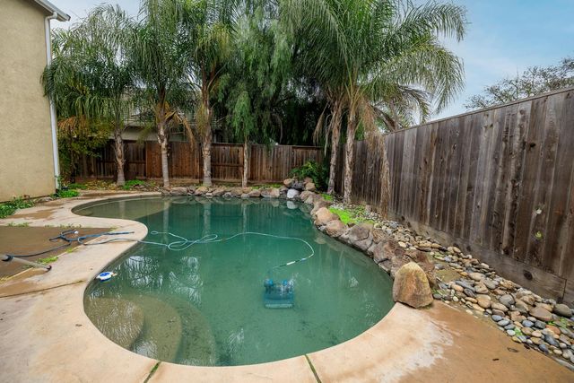 13716 Channel Ln, Waterford, CA 95386