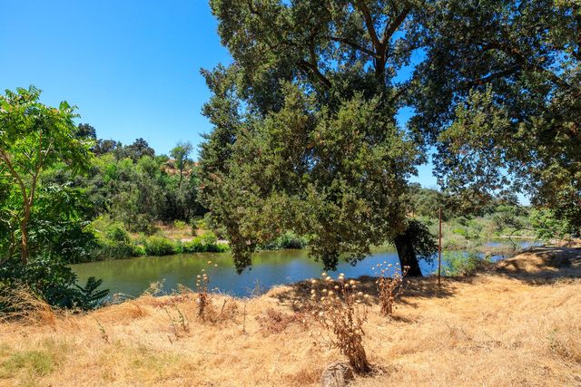 13716 Channel Ln, Waterford, CA 95386