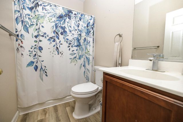 13716 Channel Ln, Waterford, CA 95386