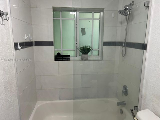 106 SE 9th Ct 201, Hallandale Beach, FL 33009
