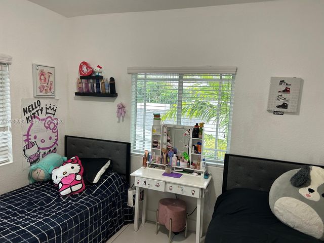 106 SE 9th Ct 201, Hallandale Beach, FL 33009