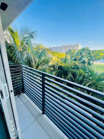106 SE 9th Ct 201, Hallandale Beach, FL 33009